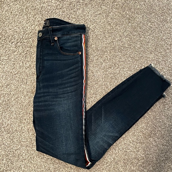 Abercrombie and Fitch jeans. Size 27/4R. Good used condition. - Picture 4 of 5